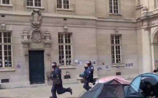 Французская полиция приступила к наведению порядка возле Сорбонны